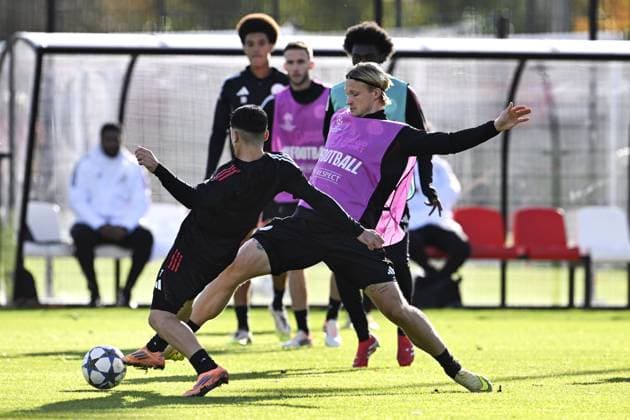 AMSTERDAM - Ajax s Kasper Dolberg and Raul Moro during the MD-1 training session prior to the Champions League match against Galatasaray at De Toekomst sports complex on November 4, 2025, in Amsterdam, Netherlands. ANP OLAF KRAAK UEFA Champions League 2025-2026 xVIxANPxSportx xxANPxIVx 541192206 originalFilename: 541192206.jpg