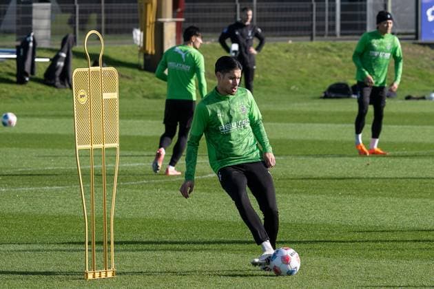 04 11 2025, Soccer 1 Bundesliga, Season 2025 2026, public training, Borussia Moenchengladbach at the training ground at Borussia Park Kevin Diks Borussia Moenchengladbach, 04 during practice Photo Kirchner Media Thomas Haesler Copyright: xKirchner-Media ThomasxHaeslerx