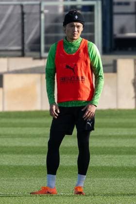 04 11 2025, Soccer 1 Bundesliga, Season 2025 2026, public training, Borussia Moenchengladbach at the training ground at Borussia Park Shuto Machino Borussia Moenchengladbach, 18 shortly before the training Photo Kirchner Media Thomas Haesler Copyright: xKirchner-Media ThomasxHaeslerx