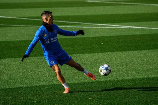 LEVERKUSEN, GERMANY - 4 NOVEMBER, 2025: Alejandro Grimaldo - UEFA Champions League, MD-1, Practice Bayer 04 at BayArena.  Copyright: xx