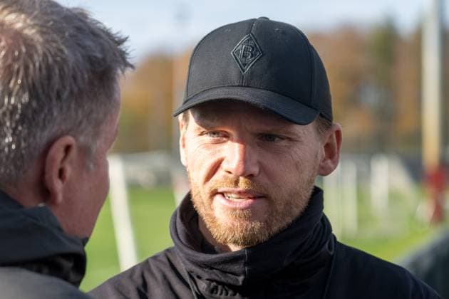 04 11 2025, Soccer 1 Bundesliga, Season 2025 2026, public training, Borussia Moenchengladbach at the training ground at Borussia Park Eugen Polanski Borussia Moenchengladbach, coach answers questions from journalists Photo Kirchner Media Thomas Haesler Copyright: xKirchner-Media ThomasxHaeslerx