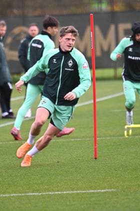 GER, 1 FBL, Werder Bremen Training 04 11 2025, Trainingsgelaende am WESERSTADION Platz 4 5, Bremen, GER, 1 FBL, Werder Bremen Training Jens Stage Werder Bremen 06 nordphotoxGmbHxx xKokenge nph00001