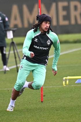 GER, 1 FBL, Werder Bremen Training 04 11 2025, Trainingsgelaende am WESERSTADION Platz 4 5, Bremen, GER, 1 FBL, Werder Bremen Training Schmidt Isaac Werder Bremen 23 nordphotoxGmbHxx xKokenge nph00001