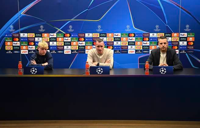 Club Brugge v Barcelona - UEFA Champions League Media Activities 04 11 2025 BRUGGE, BELGIUM - NOVEMBER 04 : Seys Joaquim defender of Club Brugge, Hayen Nicky head coach of Club Brugge and Willem Kirsten Communications Director of Club Brugge talking to the press during a press conference, PK, Pressekonferenz ahead of the UEFA Champions League 2025 26 League Phase MD4 match between Club Brugge and Barcelona on November 4, 2025 in Brugge, Belgium, 04 11 2025 Brugge Belgium  Copyright: xTomasxSiskx