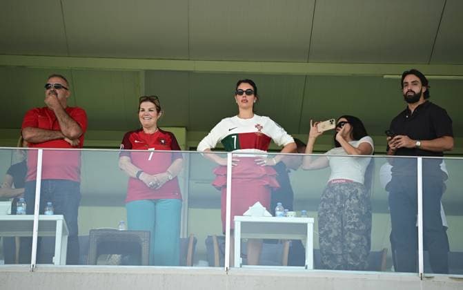 Portugal v England - Football Federation Cup ANTALYA, TURKIYE - NOVEMBER 4: Mother of Cristiano Ronaldo, Dolores Aveiro (2nd L), and his fiance Georgina Rodriguez (C) follow the U-16 preparatory tournament match between Portugal and England national football teams in Antalya, Turkiye on November 4, 2025. Orhan Cicek Anadolu Antalya Turkey. Editorial use only. Please get in touch for any other usage.  Copyright: x2025xAnadoluxOrhanxCicekx