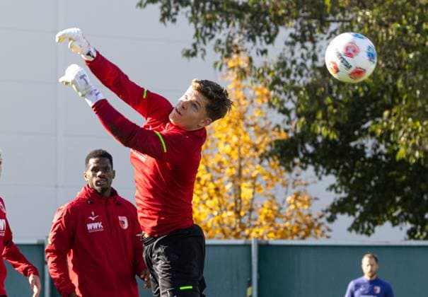 Finn Dahmen Goalkeeper FC Augsburg 1 , Parade FC Augsburg, Training,