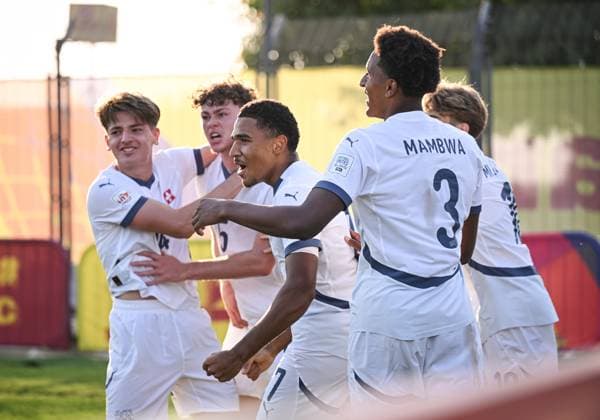 Football, Junior U 17 World Cup 2025 Doha Qatar Preliminary round 03 11 2025 Group F Ivory Coast Switzerland TEAM CELEBRATION Switzerland Erblin Sadikaj, goal scorer 0 1 Gil Zufferey, Giacomo Koloto, Olivier Mambwa v li