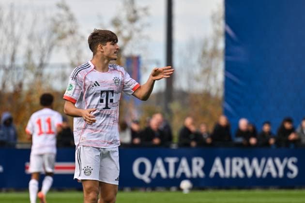 Uefa Youth League Paris Saint Germain U19 FC Bayern Munich U19 04 11 2025 PARIS, FRANCE 4 NOVEMBER in the picture Raphael PAVLIC FC Bayern Munich U19 5 Single photo Crop during the league match between Paris Saint Germain U19 and FC Bayern Munich U19 on matchday 4 of the UEFA Youth League at PSG Campus on 04 11 2025 Copyright: xBEAUTIFULxSPORTS Goldbergx
