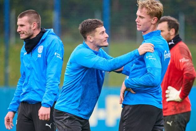 04 11 2025, Football, Men, 2 BL, Season 2025 2026, Training Holstein Kiel Adrian Kapralik li and Kasper Davidsen Kiel, Projensdorf Projensdorf, Training ground, Rase Schleswig Holstein Germany