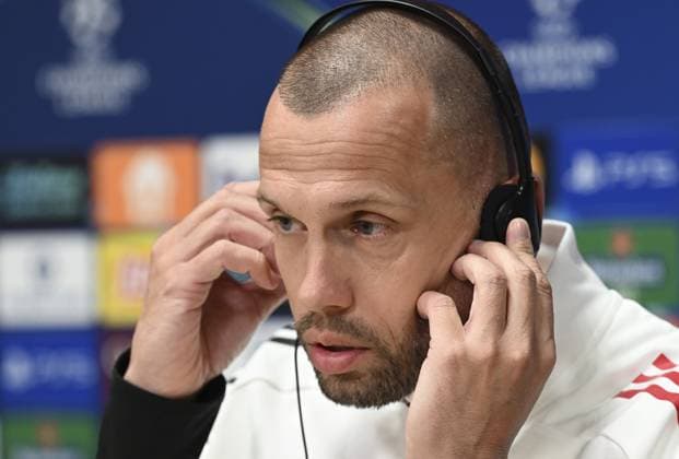 Ahead of UEFA Champions League: Ajax v Galatasaray AMSTERDAM, NETHERLANDS - NOVEMBER 4: Ajax head coach John Heitinga and midfielder Youri Regeer (not seen) hold a press conference, PK, Pressekonferenz at Johan Cruijff Arena ahead of their UEFA Champions League week 4 match against Galatasaray, in Amsterdam, Netherlands, on November 4, 2025. Halil Sagirkaya Anadolu Amsterdam Netherlands. Editorial use only. Please get in touch for any other usage.  Copyright: x2025xAnadoluxHalilxSagirkayax