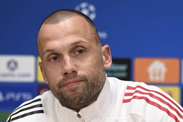 Ahead of UEFA Champions League: Ajax v Galatasaray AMSTERDAM, NETHERLANDS - NOVEMBER 4: Ajax head coach John Heitinga and midfielder Youri Regeer (not seen) hold a press conference, PK, Pressekonferenz at Johan Cruijff Arena ahead of their UEFA Champions League week 4 match against Galatasaray, in Amsterdam, Netherlands, on November 4, 2025. Halil Sagirkaya Anadolu Amsterdam Netherlands. Editorial use only. Please get in touch for any other usage.  Copyright: x2025xAnadoluxHalilxSagirkayax