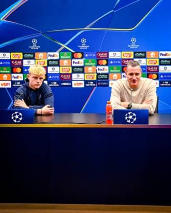 Club Brugge v Barcelona - UEFA Champions League Media Activities 04 11 2025 BRUGGE, BELGIUM - NOVEMBER 04 : Seys Joaquim defender of Club Brugge and Hayen Nicky head coach of Club Brugge talking to the press during a press conference, PK, Pressekonferenz ahead of the UEFA Champions League 2025 26 League Phase MD4 match between Club Brugge and Barcelona on November 4, 2025 in Brugge, Belgium, 04 11 2025  Copyright: xTomasxSiskx