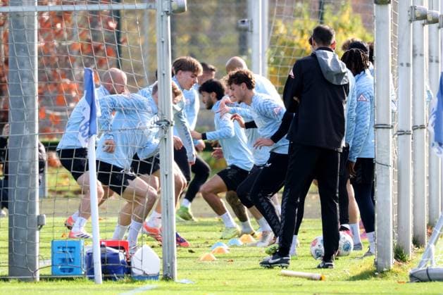 2 FBL, Hertha BSC training, 04 11 2025, Hertha BSC training, Sportforum, in the picture Hertha players circle nordphotoxGmbHx xEngler nph00076