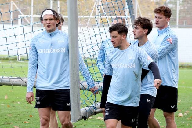 2 FBL, Hertha BSC Training, 04 11 2025, Hertha BSC Training, Sportforum, in the picture Fabian Reese Hertha BSC Berlin 11 , Diego Demme Hertha BSC Berlin 6 , Maurice Krattenmacher Hertha BSC Berlin 14 , Sebastian Groenning Hertha BSC Berlin 17 nordphotoxGmbHx xEngler nph00076