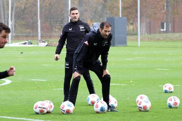 2 FBL, Hertha BSC Training, 04 11 2025, Hertha BSC Training, Sportforum, in the picture Co-Trainer Andre Mijatovic Hertha BSC Berlin , Head Coach Stefan Leitl Hertha BSC Berlin nordphotoxGmbHx xEngler nph00076