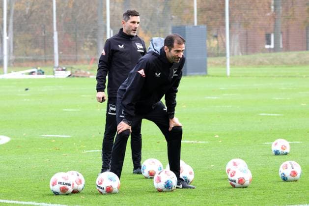 2 FBL, Hertha BSC Training, 04 11 2025, Hertha BSC Training, Sportforum, in the picture Co-Trainer Andre Mijatovic Hertha BSC Berlin , Head Coach Stefan Leitl Hertha BSC Berlin nordphotoxGmbHx xEngler nph00076