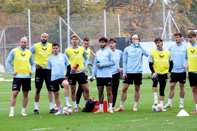 2 FBL, Hertha BSC training, 04 11 2025, Hertha BSC training, Sportforum, in the picture Hertha players circle nordphotoxGmbHx xEngler nph00076
