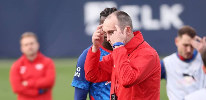 Leipzig, 04 11 2025, Red Bull training center at Cottaweg, Academy, Football, Rasenballsport Leipzig, Training RB Leipzig, In the picture coach Ole Werner, RB Leipzig ,