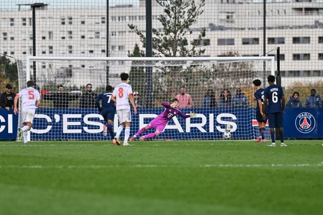 Uefa Youth League Paris Saint Germain U19 FC Bayern Munich U19 04 11 2025 PARIS, FRANCE 4 NOVEMBER Ethan LUVAMBANO PSG U19 7 scores from the penalty spot in this scene to make the final score 3 0 for the French side in the league match between Paris Saint Germain U19 and FC Bayern Munich U19 on UEFA Youth League matchday 4 at PSG Campus on 04 11 2025 Copyright: xBEAUTIFULxSPORTS Goldbergx