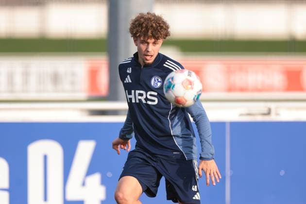 04 11 2025, Football, Season 2025 2026, Training FC Schalke 04, Mika Khadr FC Schalke 04 , Gelsenkirchen Training ground FC Schalke 04 NRW Germany xRHR PHOTO YYx Copyright: RHR-FOTOx RHR-FOTO YY