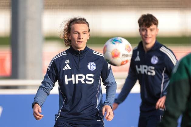 04 11 2025, Football, Season 2025 2026, Training FC Schalke 04, Mika Wallentowitz FC Schalke 04 , Gelsenkirchen Training ground FC Schalke 04 NRW Germany xRHR PHOTO YYx Copyright: RHR-FOTOx RHR-FOTO YY