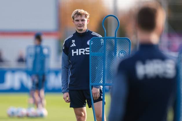 04 11 2025, Football, Season 2025 2026, Training FC Schalke 04, Peter Remmert FC Schalke 04 , Gelsenkirchen Training ground FC Schalke 04 NRW Germany xRHR PHOTO YYx Copyright: RHR-FOTOx RHR-FOTO YY