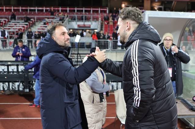 04 11 2025 Soccer Season 2025 2026 1 Womens Soccer Bundesliga 09 Matchday 1 FC Nuremberg FCN Club FC Bayern Munich FCB Sportfoto Zink DaMa xdaxmax Jose Barcala Coach FC Bayern Munich FCB Thomas Oostendorp Coach 1 FC Nuremberg FCN greet each other before the start of the match