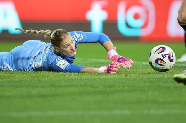 Rusek Larissa , 1.FC Nürnberg-Bayern München , Google Pixel Frauen-Bundesliga , Fußball , in den Max Morlock Stadion, in Nürnberg , Bayern, Deutschland. November 04, 2025 . Photo by: Davide Elias IPA Photo Pressefoto DENL Copyright: xDavidexEliasx