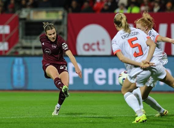 04 11 2025 Soccer Season 2025 2026 1 Women Soccer Bundesliga 09 Matchday 1 FC Nuremberg FCN Club FC Bayern Munich FCB Sportfoto Zink DaMa xdaxmax Nastassja Lein 24, 1 FC Nuremberg FCN with shot on goal gg Magdalena Eriksson 5, FC Bayern Munich FCB Stine Ballisager Pedersen 3, FC Bayern Munich FCB