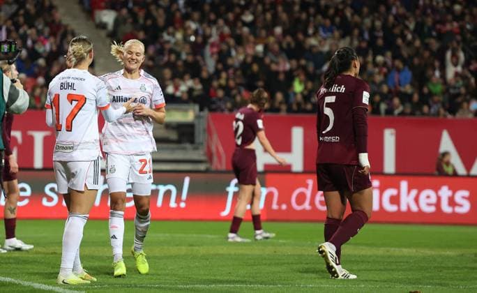 Harder Pernille Torjubel 0-2 , 1.FC Nürnberg-Bayern München , Google Pixel Frauen-Bundesliga , Fußball , in den Max Morlock Stadion, in Nürnberg , Bayern, Deutschland. November 04, 2025 . Photo by: Davide Elias IPA Photo Pressefoto DENL Copyright: xDavidexEliasx