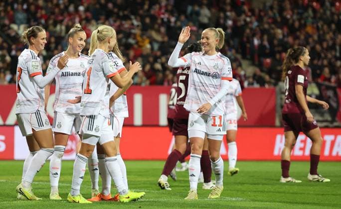 Harder Pernille Torjubel 0-2 , 1.FC Nürnberg-Bayern München , Google Pixel Frauen-Bundesliga , Fußball , in den Max Morlock Stadion, in Nürnberg , Bayern, Deutschland. November 04, 2025 . Photo by: Davide Elias IPA Photo Pressefoto DENL Copyright: xDavidexEliasx