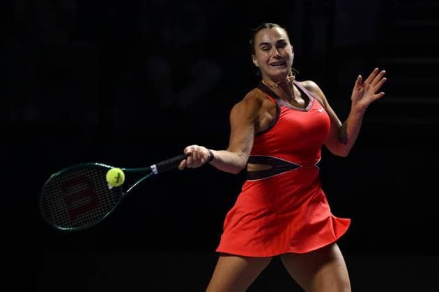 WTA, Tennis Damen Finals 2025 in Riyadh - Day Four RIYADH, SAUDI ARABIA - NOVEMBER 4: Aryna Sabalenka of the United States plays against Jessica Pegula of the United States during their second group-stage match on Day 4 of the 2025 WTA Finals, part of the Hologic WTA Tour, at King Saud University Indoor Arena in Riyadh, Saudi Arabia, on November 4, 2025. Artur Widak Anadolu Riyadh Saudi Arabia. Editorial use only. Please get in touch for any other usage.  Copyright: x2025xAnadoluxArturxWidakx