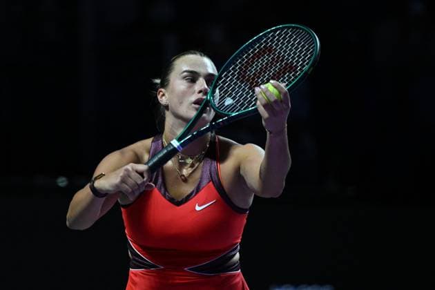 WTA, Tennis Damen Finals 2025 in Riyadh - Day Four RIYADH, SAUDI ARABIA - NOVEMBER 4: Aryna Sabalenka of the United States plays against Jessica Pegula of the United States during their second group-stage match on Day 4 of the 2025 WTA Finals, part of the Hologic WTA Tour, at King Saud University Indoor Arena in Riyadh, Saudi Arabia, on November 4, 2025. Artur Widak Anadolu Riyadh Saudi Arabia. Editorial use only. Please get in touch for any other usage.  Copyright: x2025xAnadoluxArturxWidakx