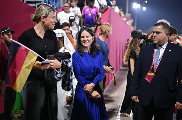 Soccer, Junior U 17 World Cup 2025 Doha Qatar Preliminary Round 04 11 2025 Group G Germany Colombia President of the UN General Assembly, Annalena Baerbock center in conversation with German fans after the match