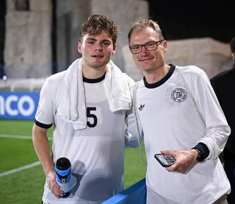 Football, Juniors U 17 World Cup 2025 Doha Qatar Preliminary round 04 11 2025 Group G Germany Colombia Ben Hawighorst left, Germany with his father
