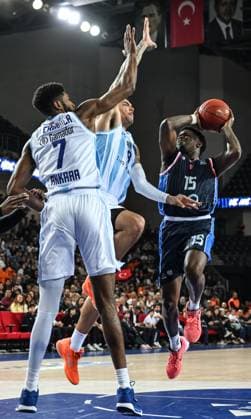 Turk Telekom v Panionios - BKT EuroCup Basketball ANKARA, TURKIYE - NOVEMBER 04: Keron Deshields (15) of Panionios in action during the 6th week of the BKT EuroCup between Turk Telekom and Panionios at the Ankara Sports Hall on November 04, 2025 in Ankara, Turkiye. Cem Genco Anadolu Ankara Turkey. Editorial use only. Please get in touch for any other usage.  Copyright: x2025xAnadoluxCemxGencox