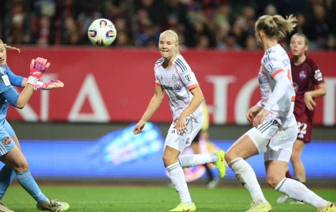 Harder Pernille Tor 0-3 , 1.FC Nürnberg-Bayern München , Google Pixel Frauen-Bundesliga , Fußball , in den Max Morlock Stadion, in Nürnberg , Bayern, Deutschland. November 04, 2025 . Photo by: Davide Elias IPA Photo Pressefoto DENL Copyright: xDavidexEliasx