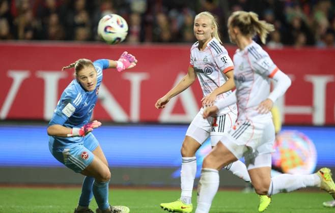 Harder Pernille Tor 0-3 , 1.FC Nürnberg-Bayern München , Google Pixel Frauen-Bundesliga , Fußball , in den Max Morlock Stadion, in Nürnberg , Bayern, Deutschland. November 04, 2025 . Photo by: Davide Elias IPA Photo Pressefoto DENL Copyright: xDavidexEliasx