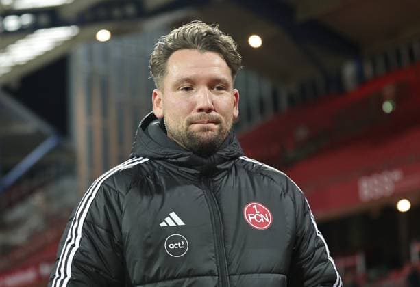 04 11 2025 Soccer Season 2025 2026 1 Women Soccer Bundesliga 09 Matchday 1 FC Nuremberg FCN Club FC Bayern Munich FCB Sportfoto Zink DaMa xdaxmax Thomas Oostendorp Coach 1 FC Nuremberg FCN thoughtful disappointed disappointment
