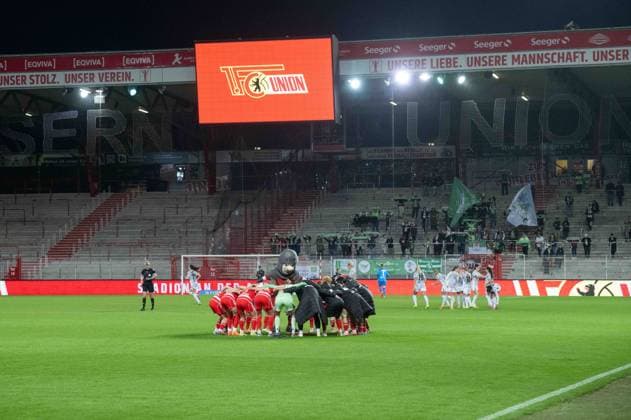 Soccer, Women, Season 2025 2026, Google Pixel Women Bundesliga 9 Matchday , 1 FC Union Berlin VfL Wolfsburg, Union in the circle, 04 11 2025, Copyright: xMatthiasxKochx