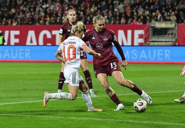 04 11 2025 Soccer Season 2025 2026 1 Women Soccer Bundesliga 09 Matchday 1 FC Nuremberg FCN Club FC Bayern Munich FCB Sportfoto Zink DaMa xdaxmax Oliwia Wos 15, 1 FC Nuremberg FCN clears in front of Linda Dallmann 10, FC Bayern Munich FCB