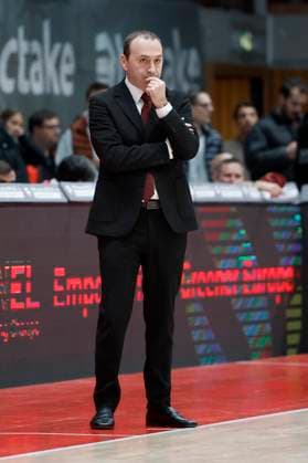 f l r Head Coach Yakup Sekizkok Galatasaray MCT Technic , 04 11 2025, Basketball, Champions League, Fitness First Wuerzburg Baskets Galatasaray MCT Technic, GER, Wuerzburg, tectake ARENA, Copyright: HMBxMedia xHeikoxBecker