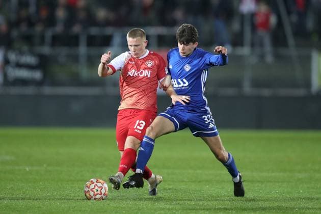 04 11 2025, xjcx, Herren, Fußball, Saison 2025 2026, BFV Verbandspokal, Viertelfinale FC Wuerzburger Kickers SV Viktoria Aschaffenburg Philipp Ochs 13, FC Würzburger Kickers und Patrick Seitz 37, SV Viktoria Aschaffenburg Wuerzburg FLYERALARM Arena Bayern Deutschland