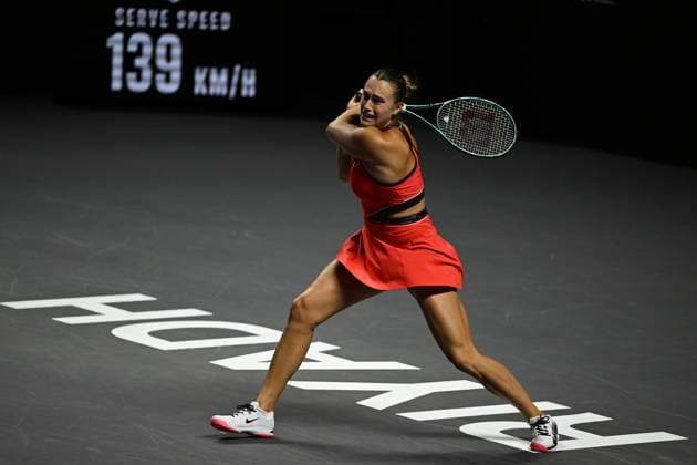 WTA, Tennis Damen Finals 2025 in Riyadh - Day Four RIYADH, SAUDI ARABIA - NOVEMBER 4: Aryna Sabalenka of the United States plays against Jessica Pegula of the United States during their second group-stage match on Day 4 of the 2025 WTA Finals, part of the Hologic WTA Tour, at King Saud University Indoor Arena in Riyadh, Saudi Arabia, on November 4, 2025. Artur Widak Anadolu Riyadh Saudi Arabia. Editorial use only. Please get in touch for any other usage.  Copyright: x2025xAnadoluxArturxWidakx