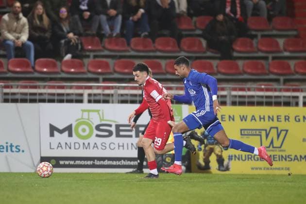 04 11 2025, xjcx, Herren, Fußball, Saison 2025 2026, BFV Verbandspokal, Viertelfinale FC Wuerzburger Kickers SV Viktoria Aschaffenburg Dion Berisha 29, FC Würzburger Kickers and David Nene 7, SV Viktoria Aschaffenburg Wuerzburg FLYERALARM Arena Bayern Germany