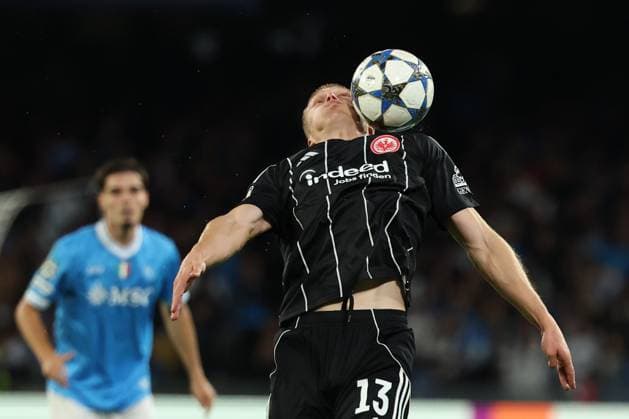 Frankfurt s Rasmus Kristensen during the UEFA Champions League football match between Napoli vs Eintracht - Champions League 2025 2026 - Diego Armando Maradona stadium November 04, 2025 Naples, Italy soccer  Copyright: xAlessandroxGarofalo LaPressex