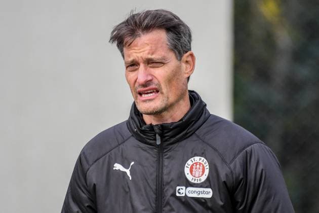 Coach Alexander Blessin Pauli Germany , Hamburg , Training ground at Kollaustrasse , Football , 1 Bundesliga , Training of FC St Pauli