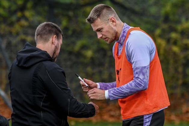 Hauke Wahl Pauli signs autographs Germany , Hamburg , Training ground at Kollaustrasse , Football , 1 Bundesliga , Training of FC St Pauli