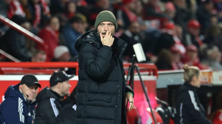 Coach Stephan Lerch thoughtful action upper body Sport Football Soccer Women Women Bundesliga 9 Matchday Season 2025 2026 04 11 2025 1 FC Union Berlin vs VfL Wolfsburg WOB DFL regulations prohibit any use of photographs as image sequences and or quasi video