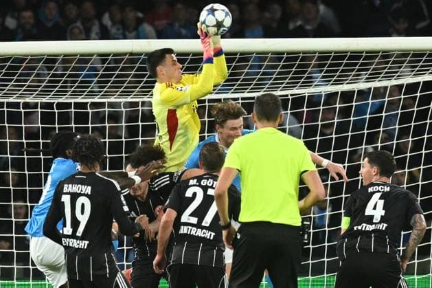 Michael Zetterer of Eintracht Frankfurt in action during the Uefa Champions League match between SSC Napoli vs Eintracht Frankfurt at Diego Armndo Maradona Stadium  Copyright: xDaniloxGemito IPAxSportx xipa-agency.netx xx IPA_67524256 IPA_Agency_IPA67524256